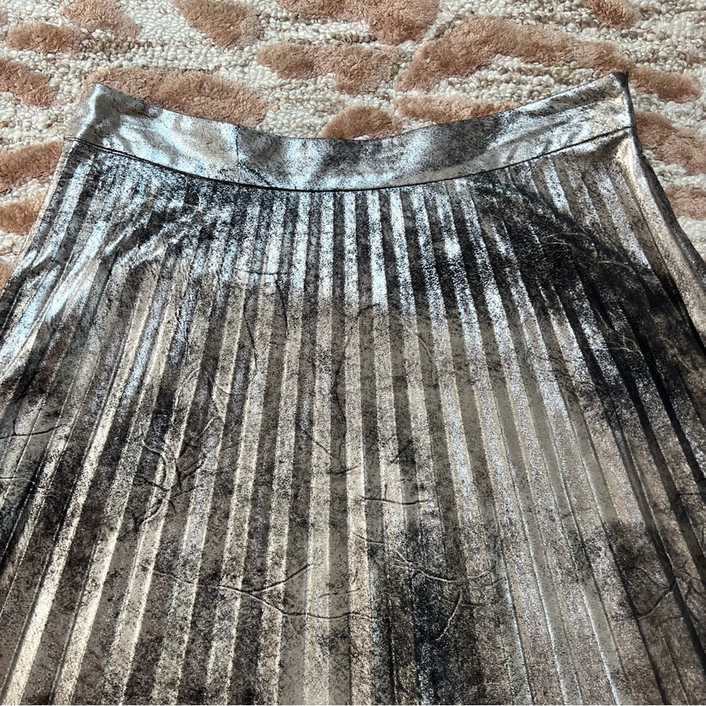 Halogen Metallic Pleated Skirt Estimated Size M - Picture 3 of 7